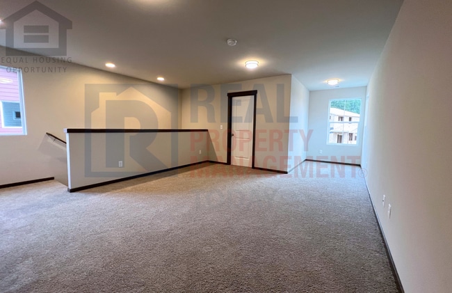 Photo - Stunning 5 Bedroom! Great Location!