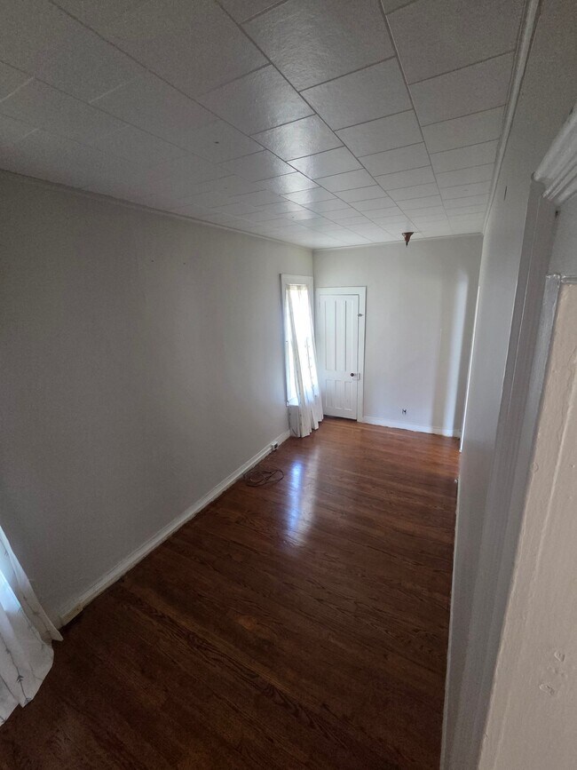 Photo - 422 4th Ave