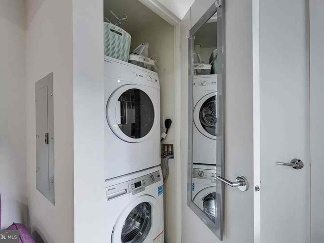 Photo - 2422 17th St NW Unit 204