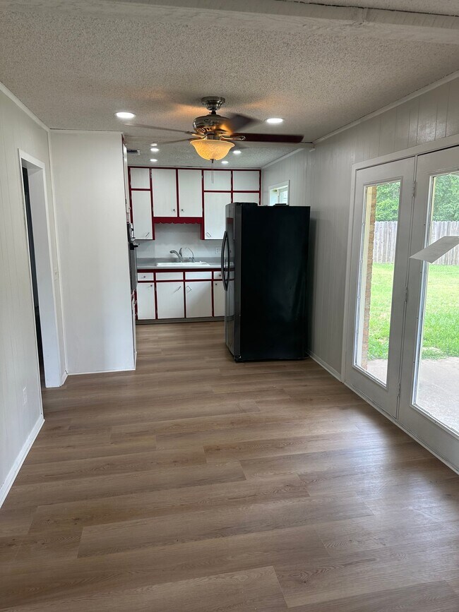 Photo - 200 Linden St