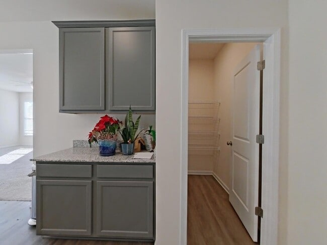 Photo - 518 Count Fleet Ct