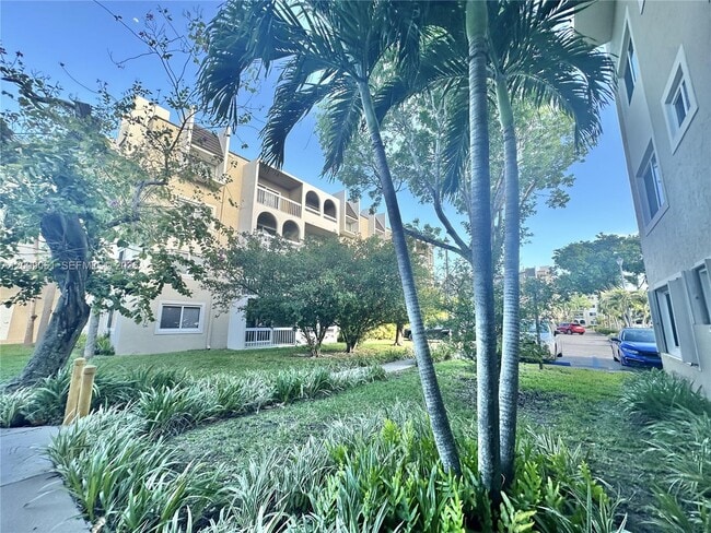 Building Photo - 7860 Camino Real Unit L410