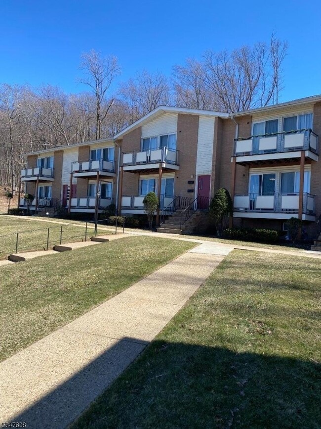 Photo - 156 US-46 Unit 13