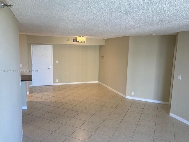 3530 Mystic Pointe Dr Unit 2207