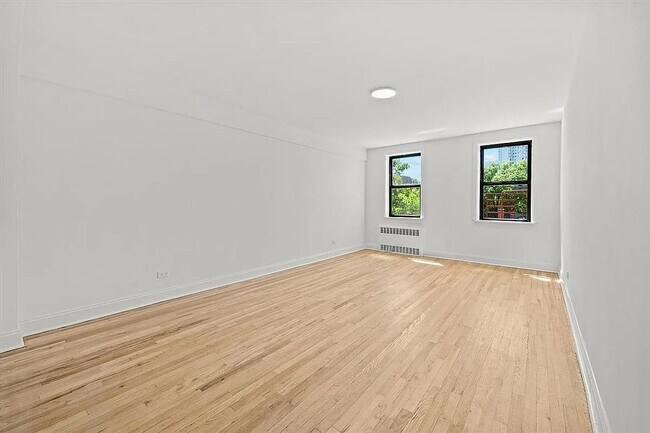 Photo - 3260 Netherland Ave
