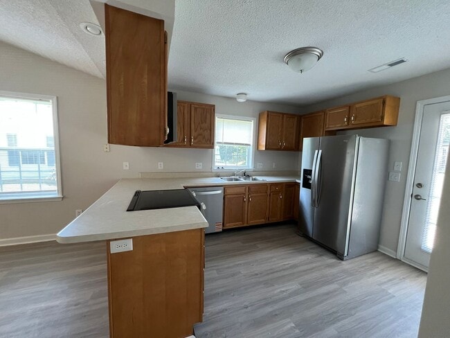 Photo - 122 Springwood Ln