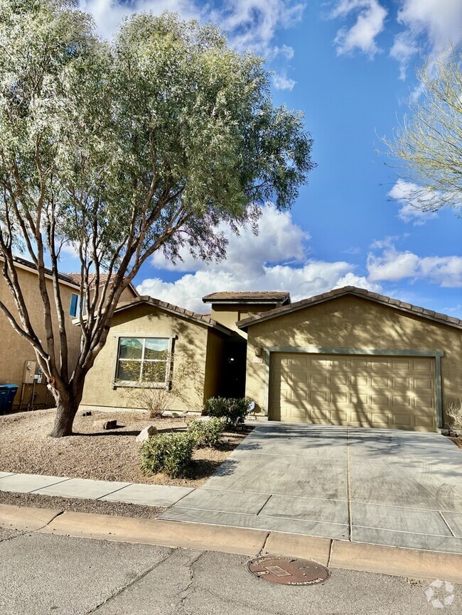 Building Photo - Sahuarita Beauty ! Rental