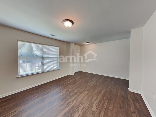 Photo - 1748 Eastway Dr