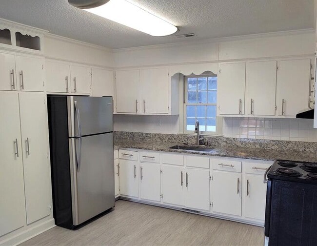 Photo - 15 N Fisher St