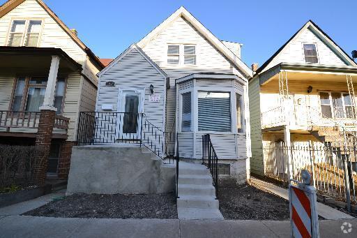 Building Photo - 3325 N Kedzie Ave Rental