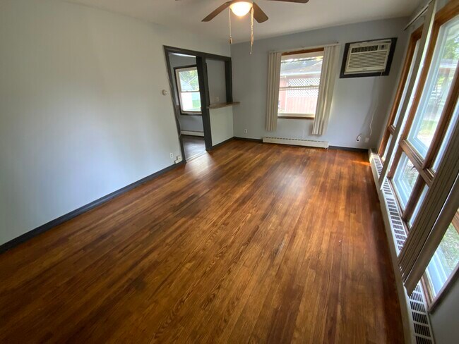 Photo - 1405 Chandler St