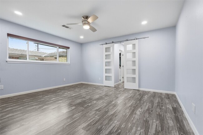 Photo - 5347 Rutherglenn Dr