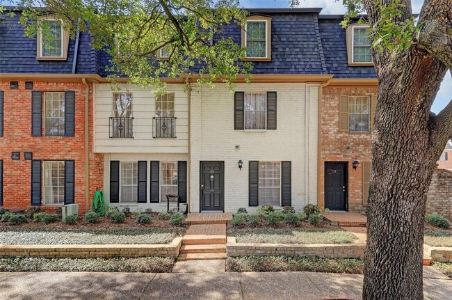 Photo - 361 N Post Oak Ln Unidad 134 Rental
