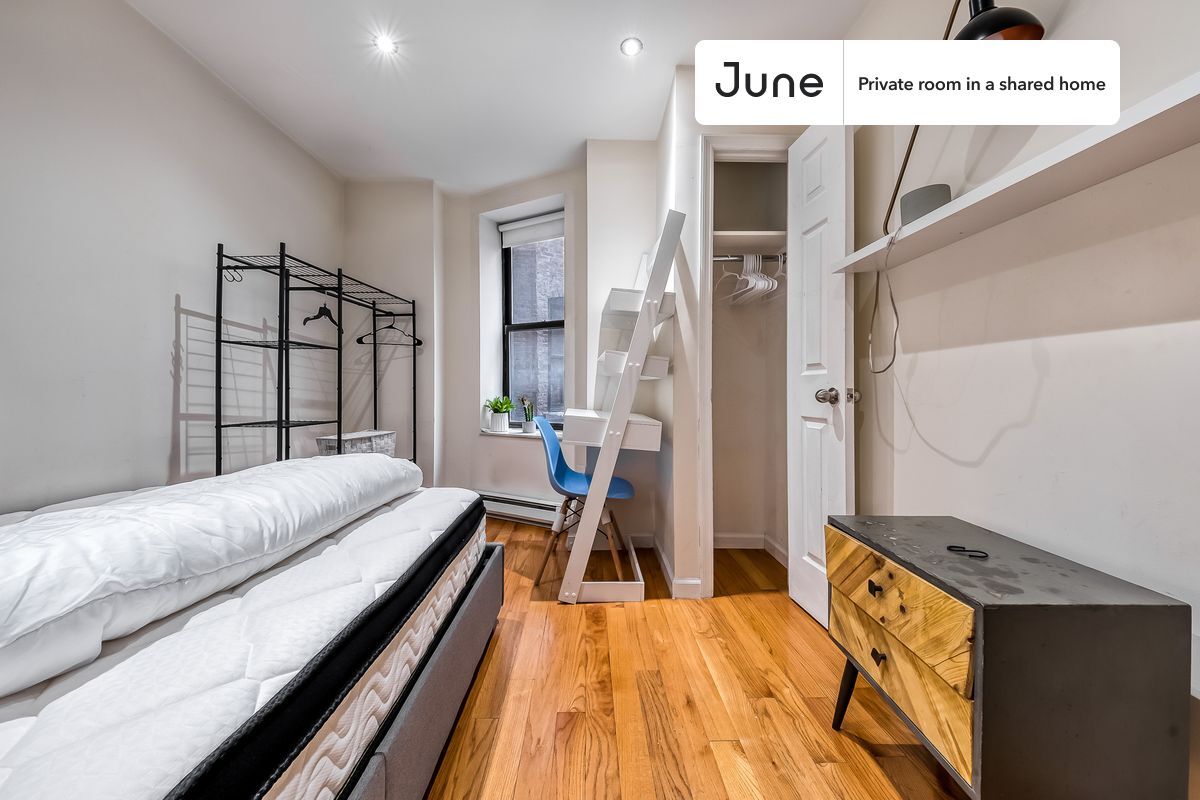 Private bedroom in 4 bed/2 bath Home - Private bedroom in 4 bed/2 bath Home