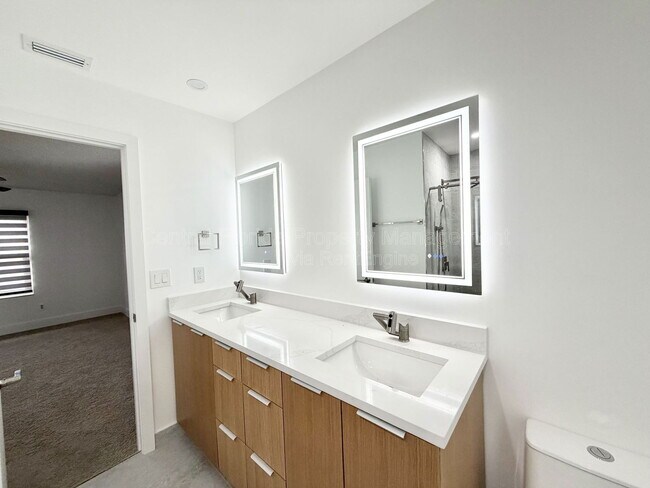 Photo - 947 N Atmore Cir