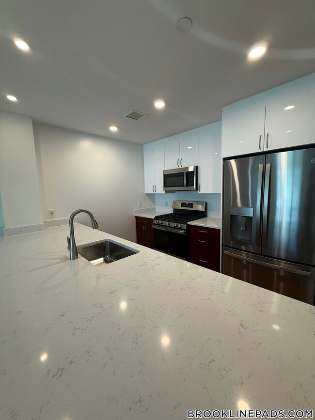 Photo - 120 Gerry Rd Unit 304