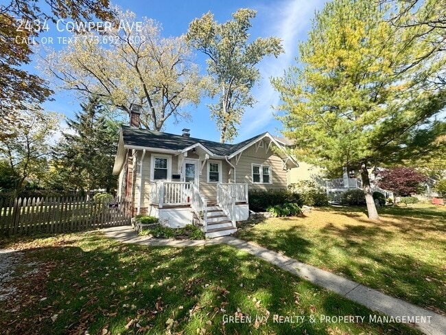 Building Photo - 2434 Cowper Ave
