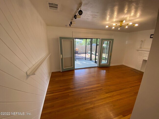 Photo - 5428 Stetson Rd