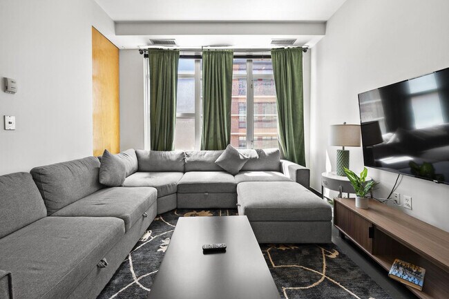 Photo - 160 E Berkeley St Unit ID1343278P