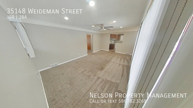 Photo - 35148 Weideman St