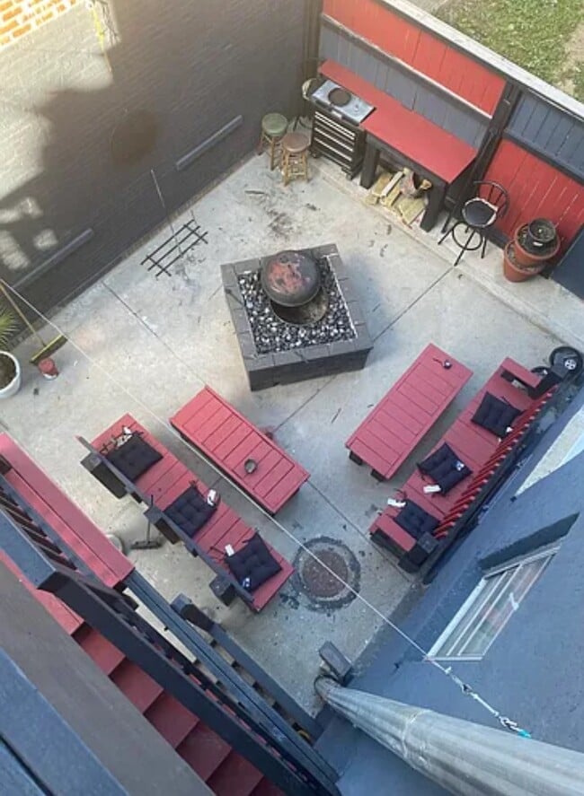 Building Photo - 7536 S Phillips Ave Unit New York Property nest Inc.