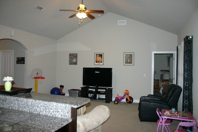 Photo - 658 Red Fern Rd