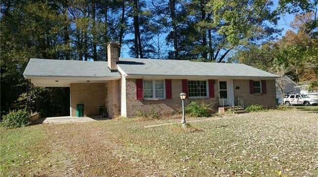 Building Photo - Take a look ... Waverly, VA - 3 bedroom / 2 bath