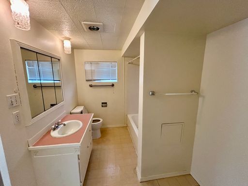 Photo - Freshly painted large home near Everett Mall AVAILABLE NOW