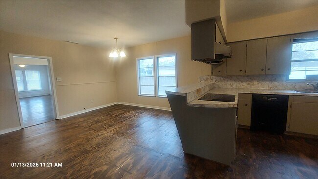 Photo - 16317 Avenue D