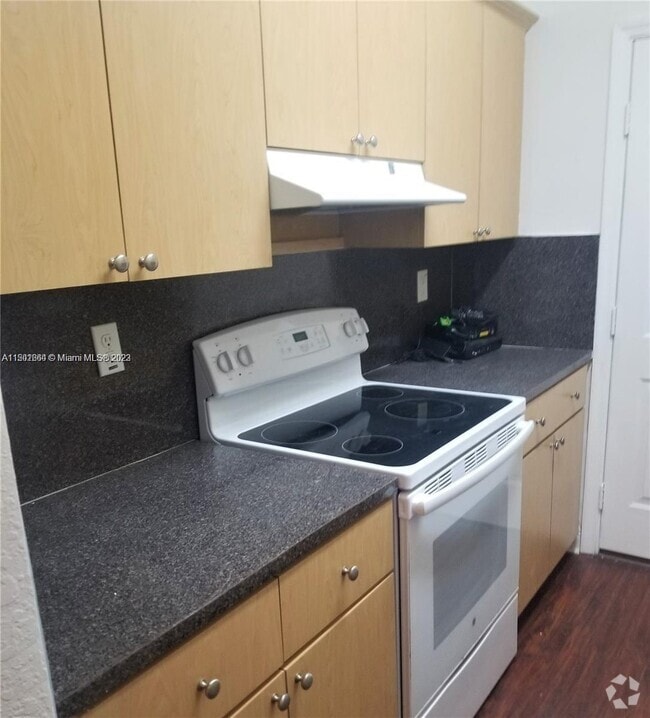 Building Photo - 941 NE 169th St Unit # 216 Rental