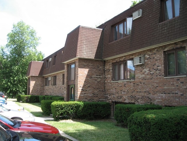 Garden Park Apartments - Garden Park Apartments