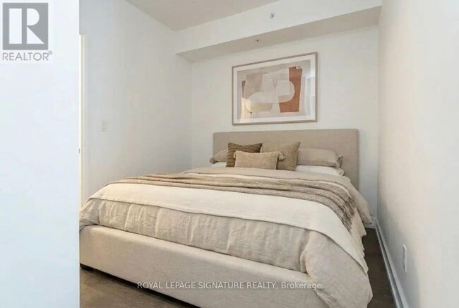 Photo - 75 James St S Unit 1421
