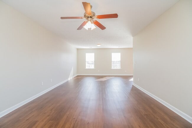 Photo - 1057 Tammy Sue Ln