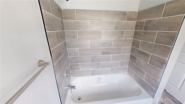 Full Bath & Shower - 2228 Wayne Ave
