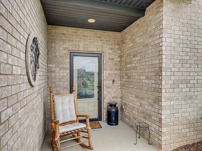 Photo - 108 Celtic Ct