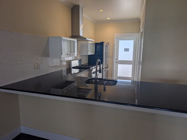 Photo - 515 G St