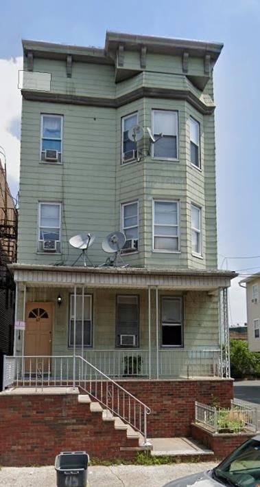 Building Photo - 67 Andrew St Unit 1F Rental