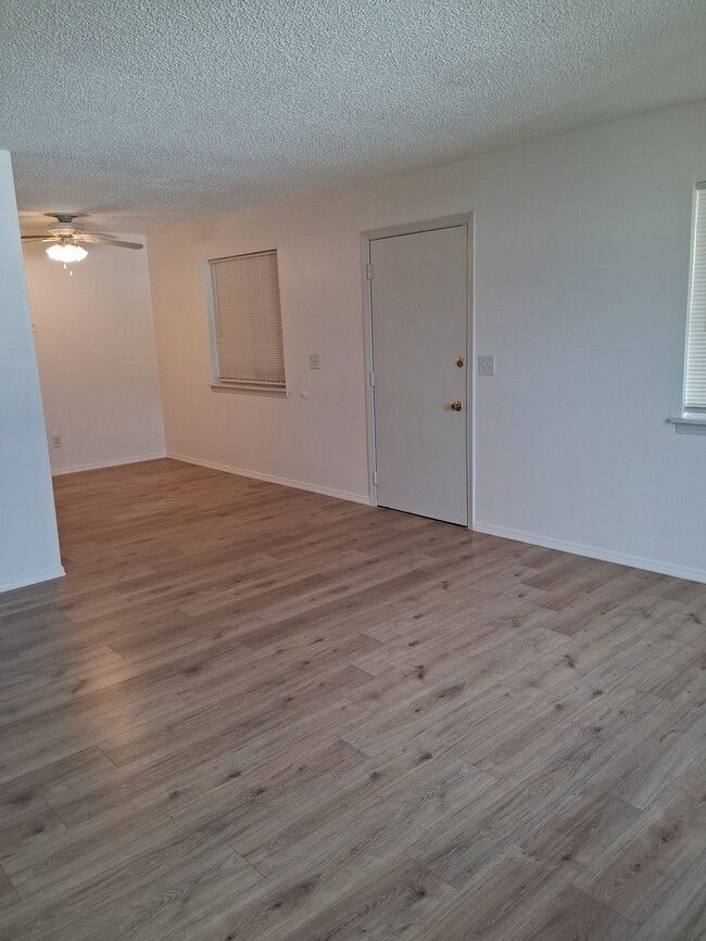 Building Photo - 1938 N 9th Ave Unit C7 - 850 sq. ft.