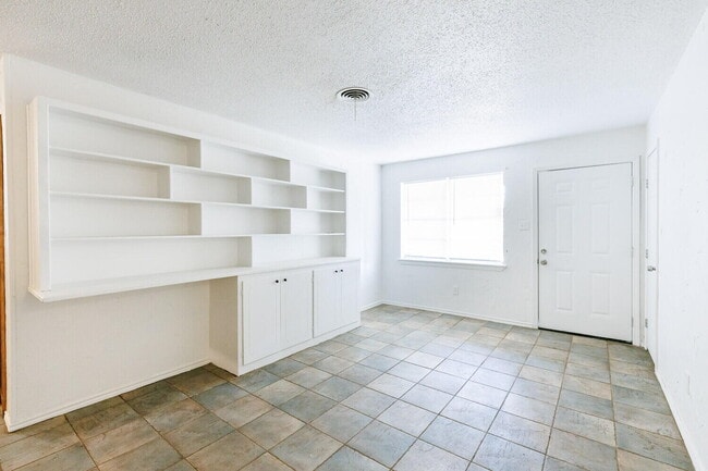 Photo - 5517 16th Pl