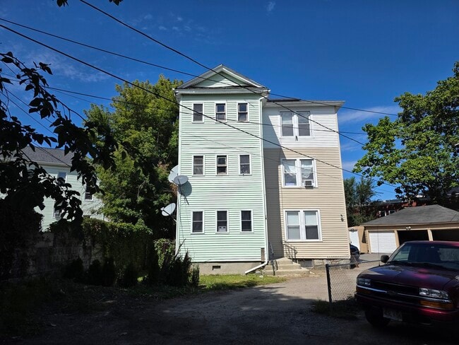 Building Photo - 14 Douglas Ct Unit 3rd FL