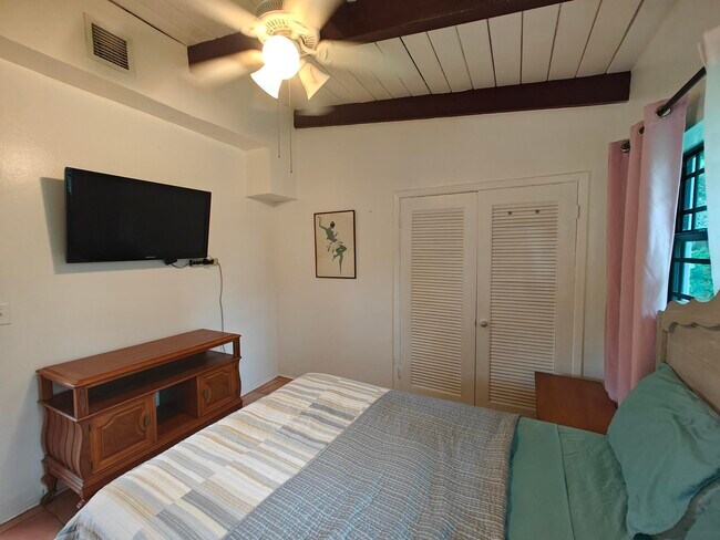 Photo - 2835 Dewey St