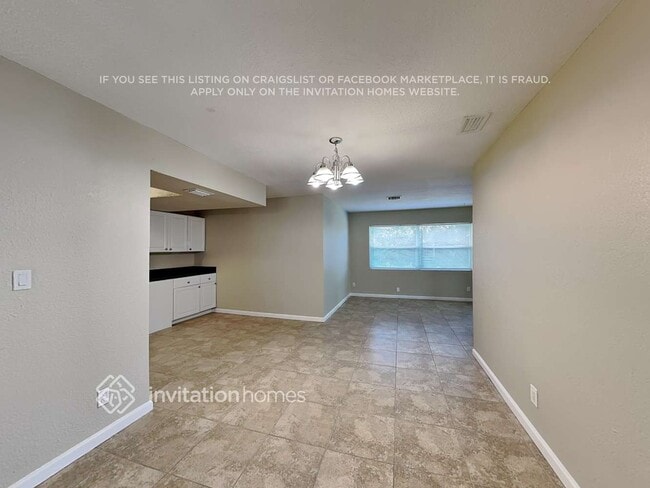 Photo - 122 Van Dyck Dr