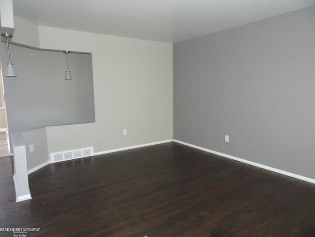 Photo - 32106 Gainsborough Dr