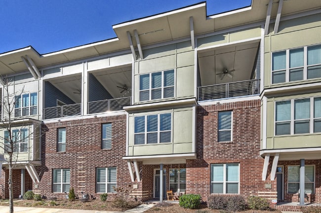 Photo - 3543 Spencer St