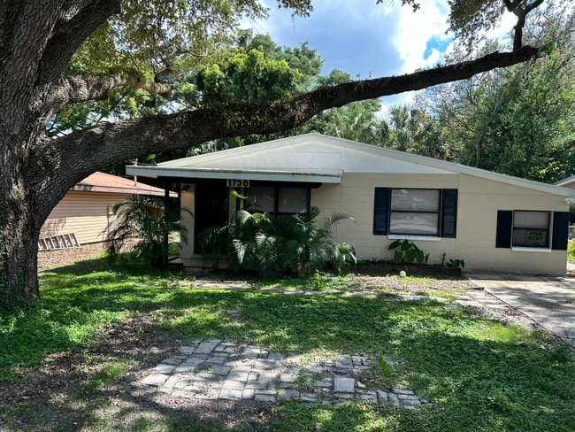 Building Photo - 1730 W Perdiz St Rental