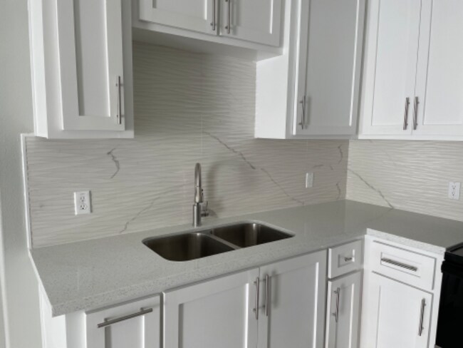 Photo - 2507 N Vineyard Ave Apartment Unit 1