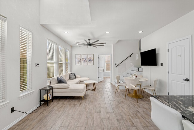 Building Photo - 3518 Dennis St Unit ID1387517P