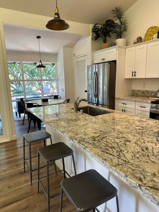 Photo - 303 Esplanade