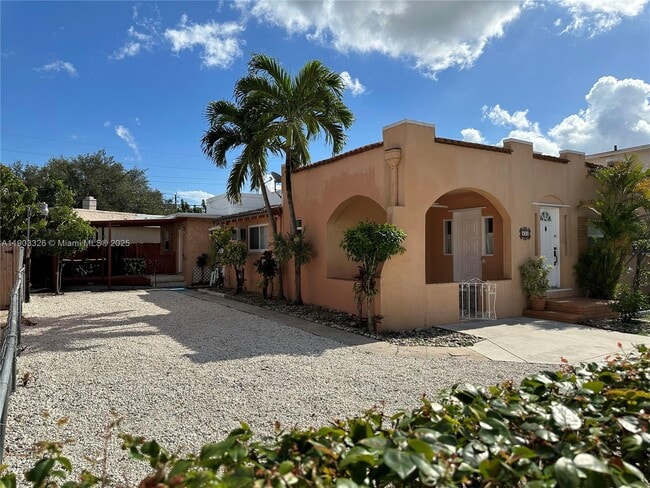 Photo - 431 Tamiami Blvd