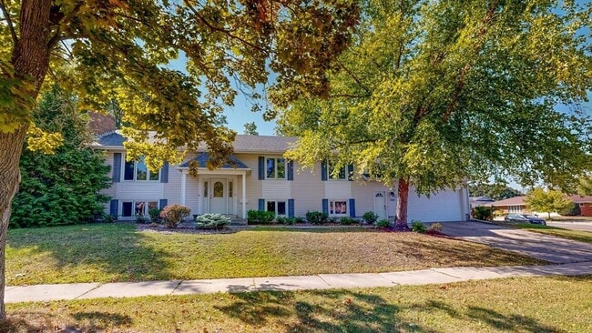 Spacious and Character-filled 5 BR 3 Bath ... - Spacious and Character-filled 5 BR 3 Bath ... House